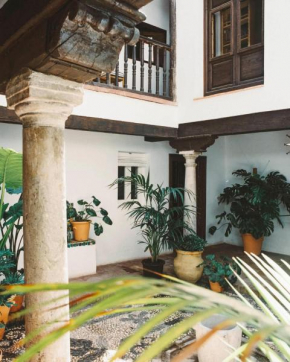 Historic Granada Riad Alhambra Townhouse